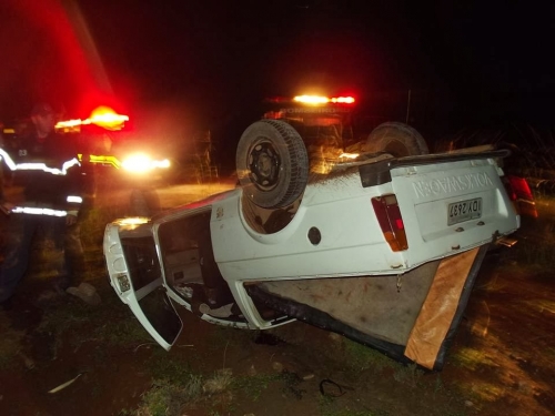 Motorista desvia de cachorro e capota veículo em Campos Novos ND Mais