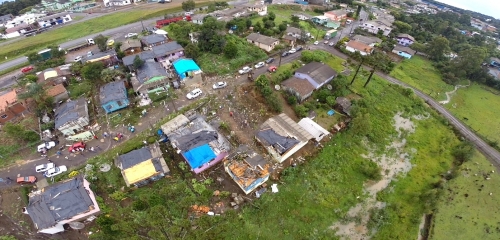 Temporal Deixa Rastro De Destrui O E Destelha Mais De Casas Em Irani