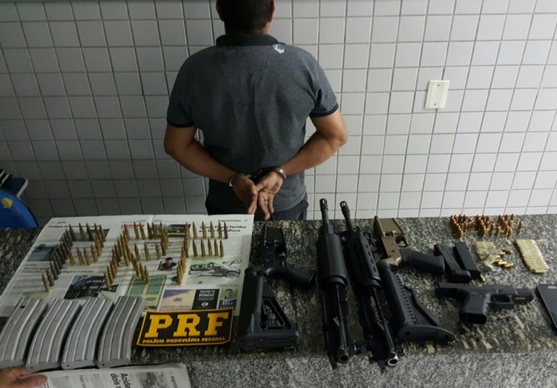 Fuzil calibre 5,56, pistola Glock e munição entraram no país sem autorização do Exército - divulgação