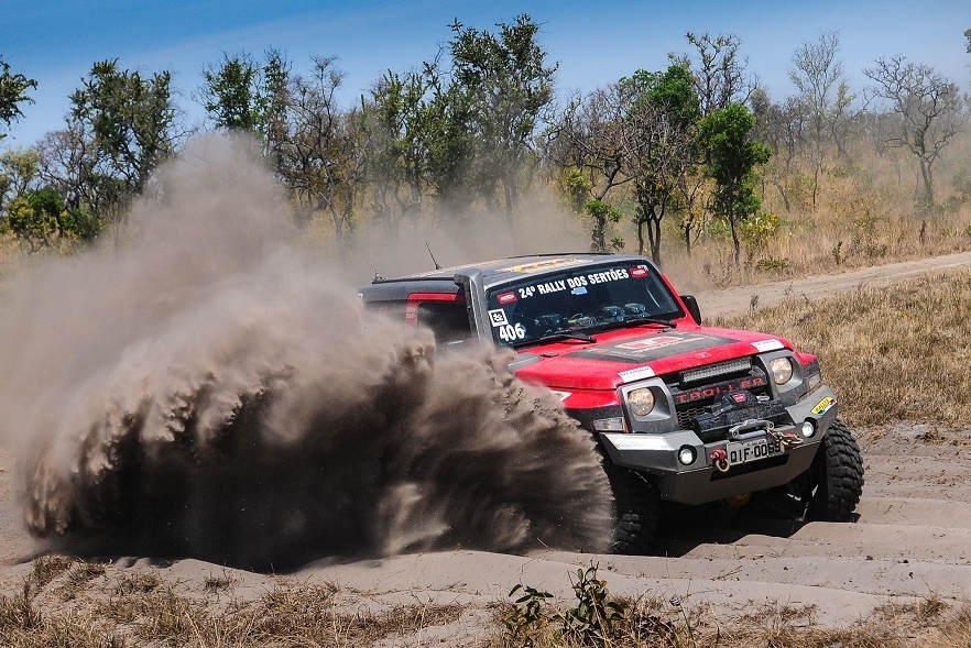 Pilotando um Troller T4 os catarinenses encararam uma das mais difíceis provas off-road do planeta - Doni Castilho/Divulgação/ND