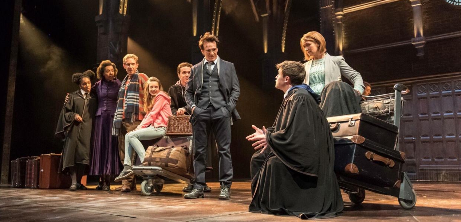 O elenco da peça “Harry Potter and the Cursed Child” no Palace Theatre - Divulgação/ND