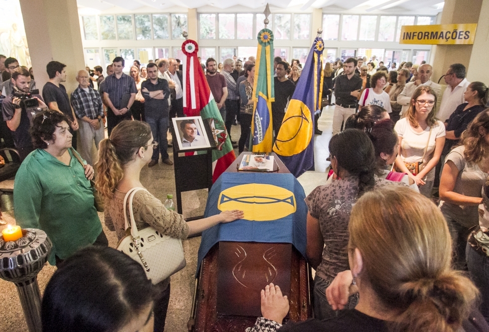 Vel Rio Do Reitor Afastado Da Ufsc Marcado Por Cr Ticas E Homenagens