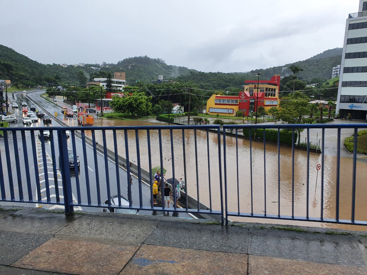 Fotos Chuva Causa Alagamentos E Queda De Barreiras Em Sc