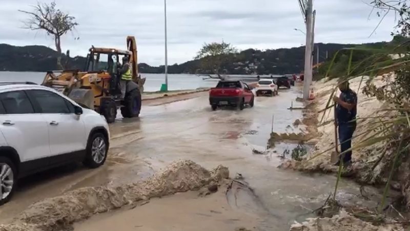 V Deo Rede De Abastecimento Rompe E Alaga Avenida Na Lagoa Da Concei O