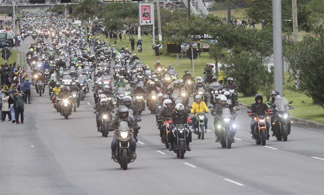 Bolsonaro participa de motociata em Florianópolis apoiadores veja