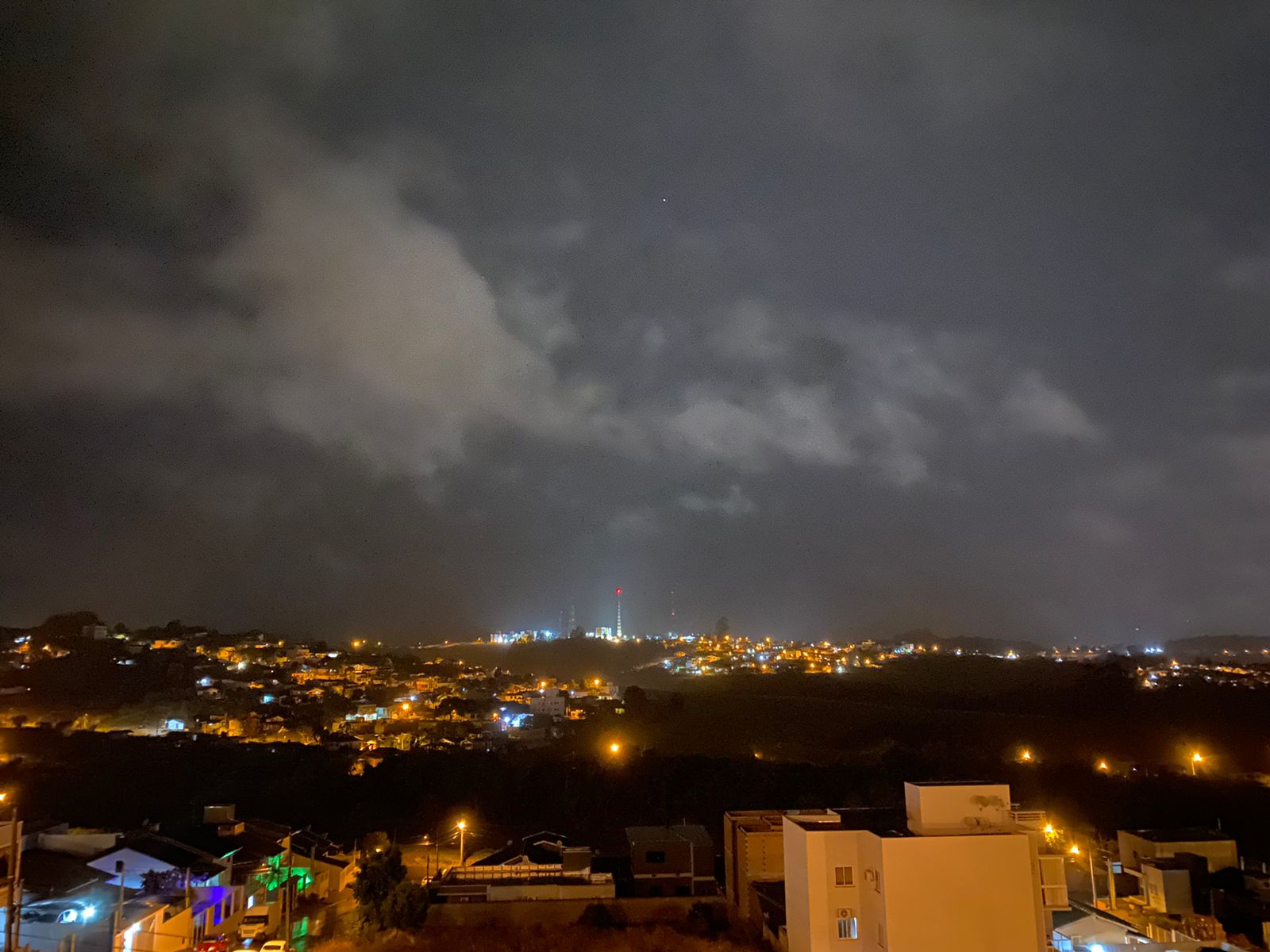 Temporal Destelha Casas Derruba Rvores E Causa Apag O Em Cidades Do