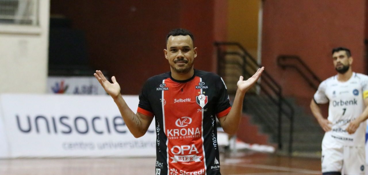 VÍDEO Assista aos gols da goleada do JEC Futsal sobre o Tubarão pelo