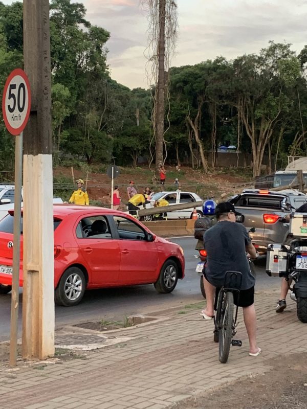 Carro Derruba Poste E Balan A Outros Cinco Em Chapec