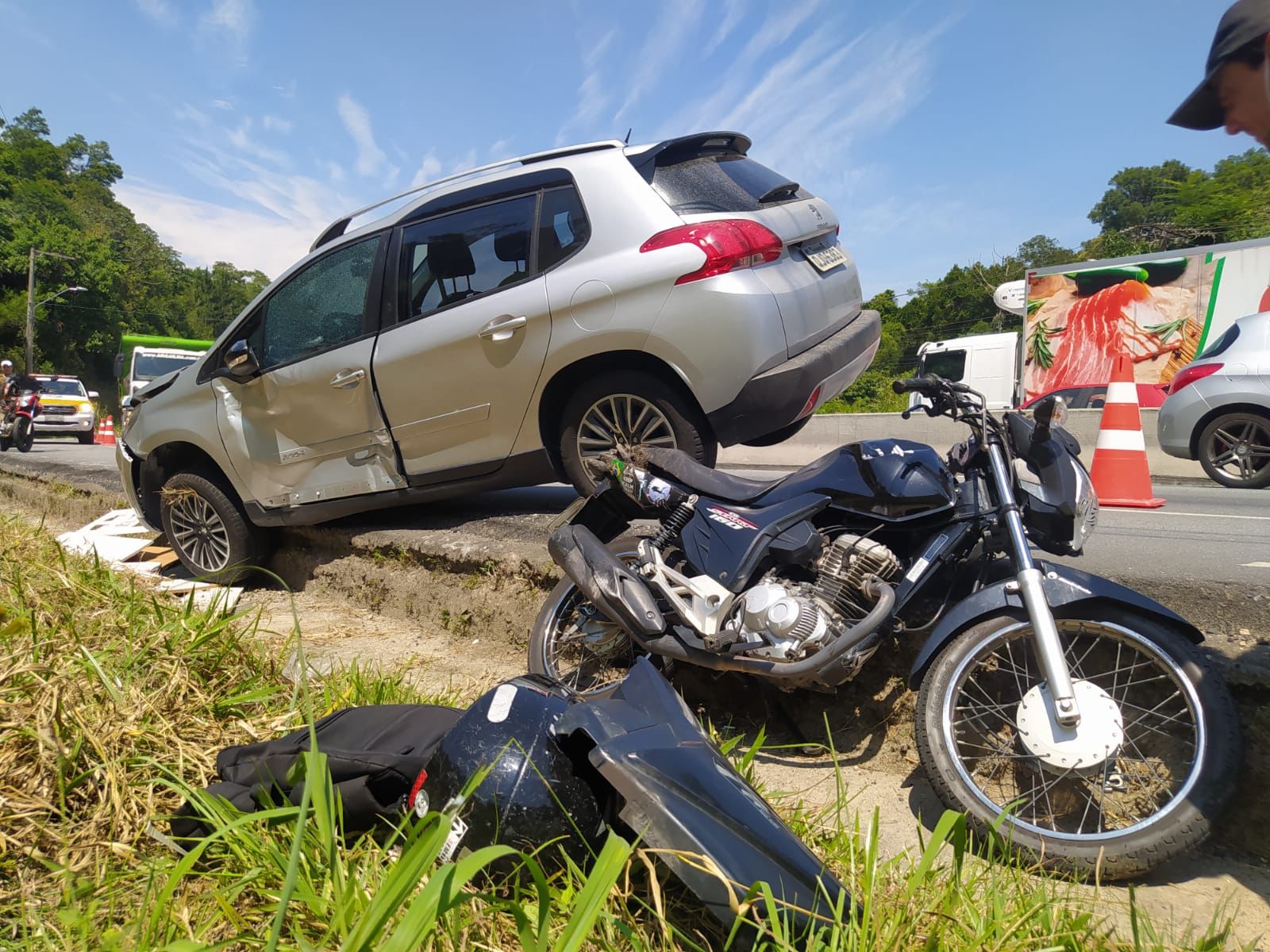 Colis O Entre Carro E Motos Provoca Filas Na Sc Em Florian Polis