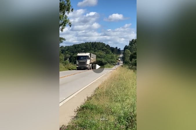 VÍDEO ultrapassagem perigosa é flagrada em rodovia de SC