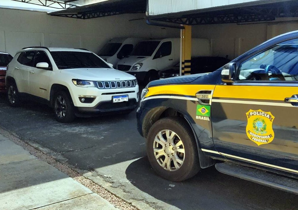 Carro Roubado No Rio De Janeiro Encontrado No Norte De Sc