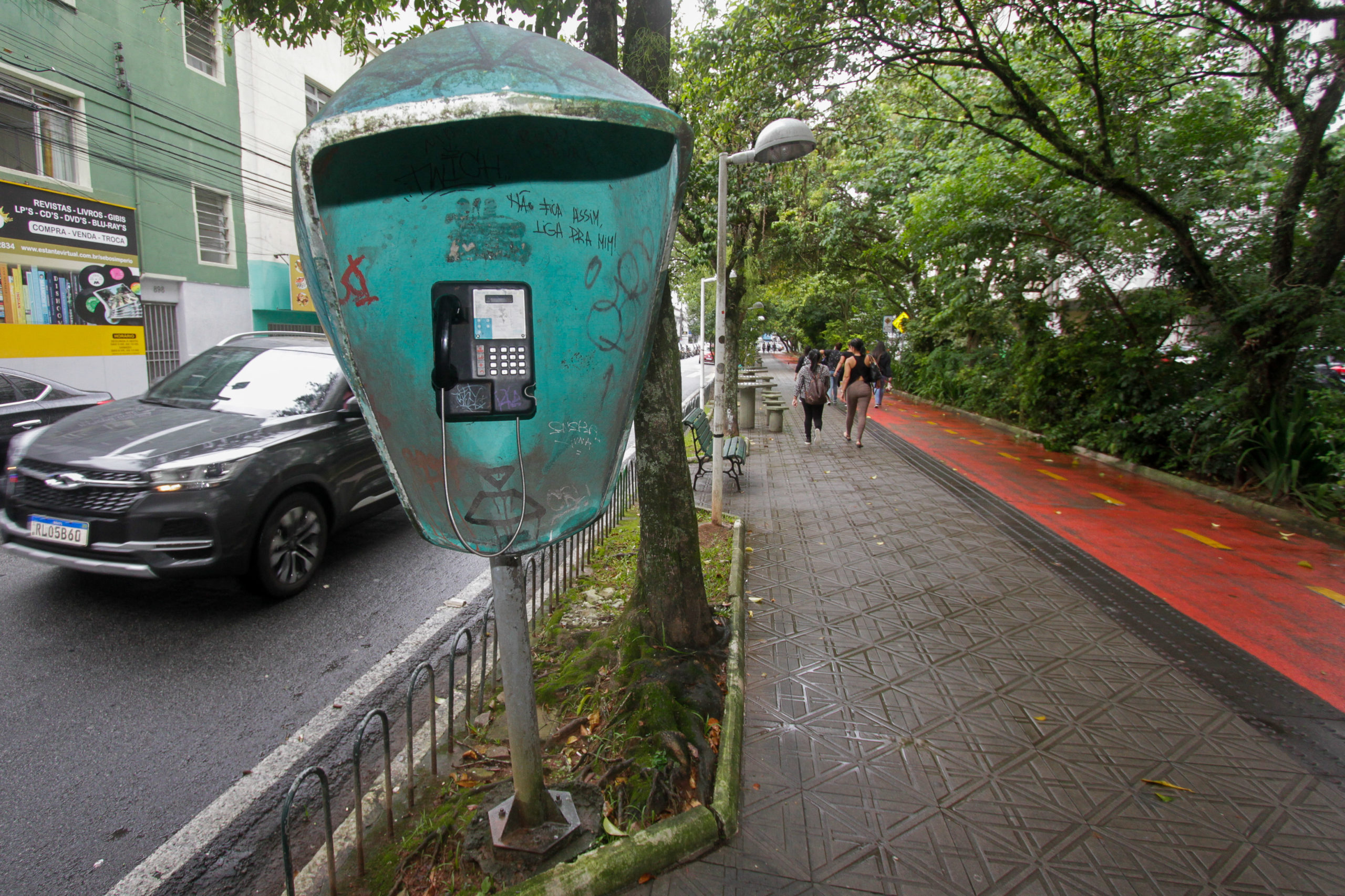 Fora da área de serviço Orelhões foram do essencial à extinção em SC