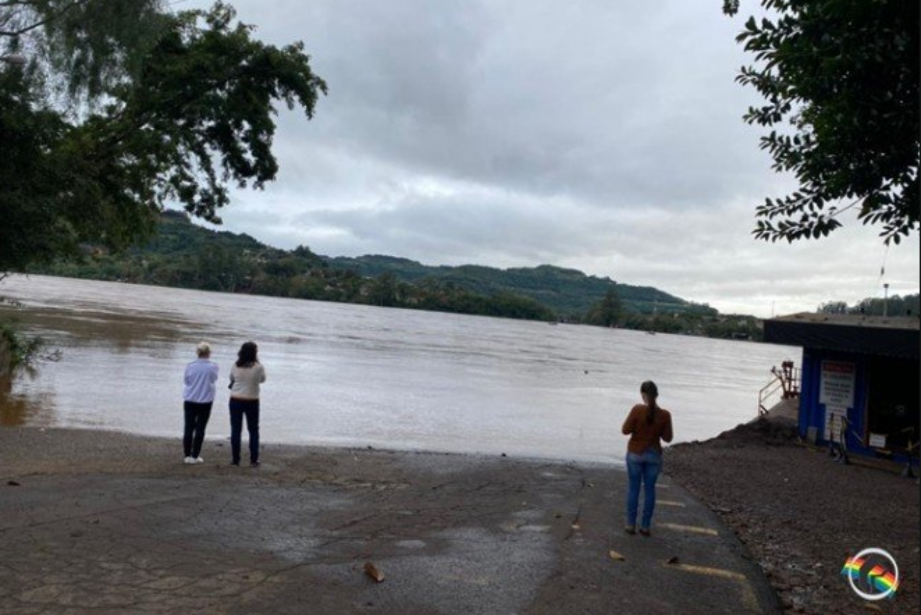 Nível do Rio Uruguai sobe 10 metros e travessias balsas entre SC e