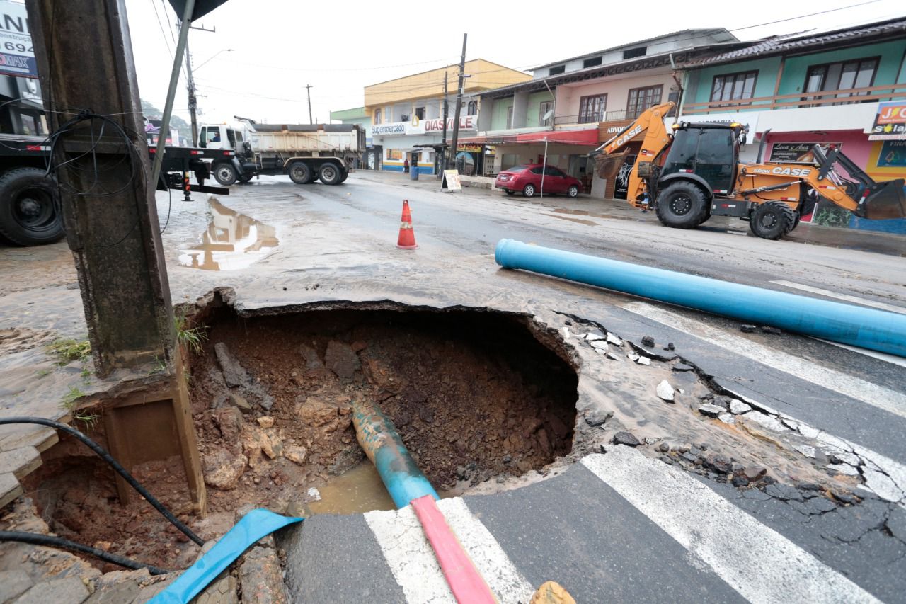 Ruas ficam sem água após segundo vazamento em apenas dois dias em Joinville