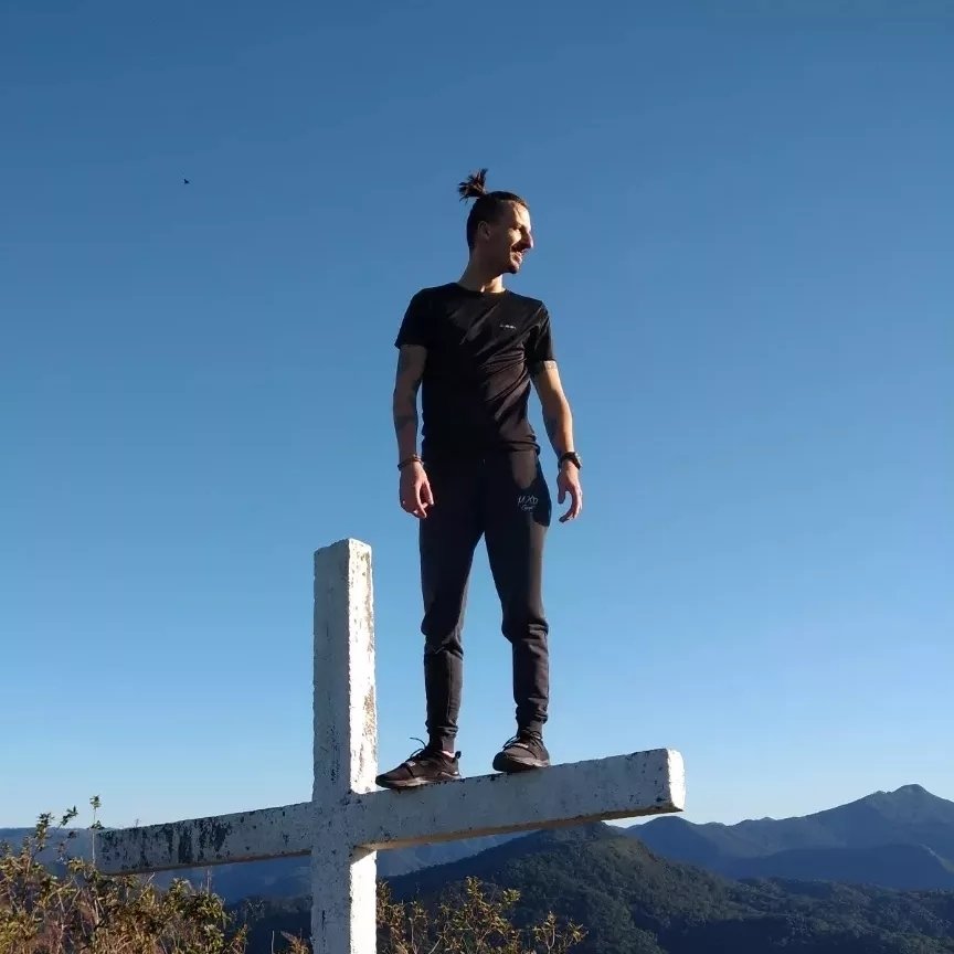 Vítima de grave acidente em Blumenau publicou foto cruz poucos dias