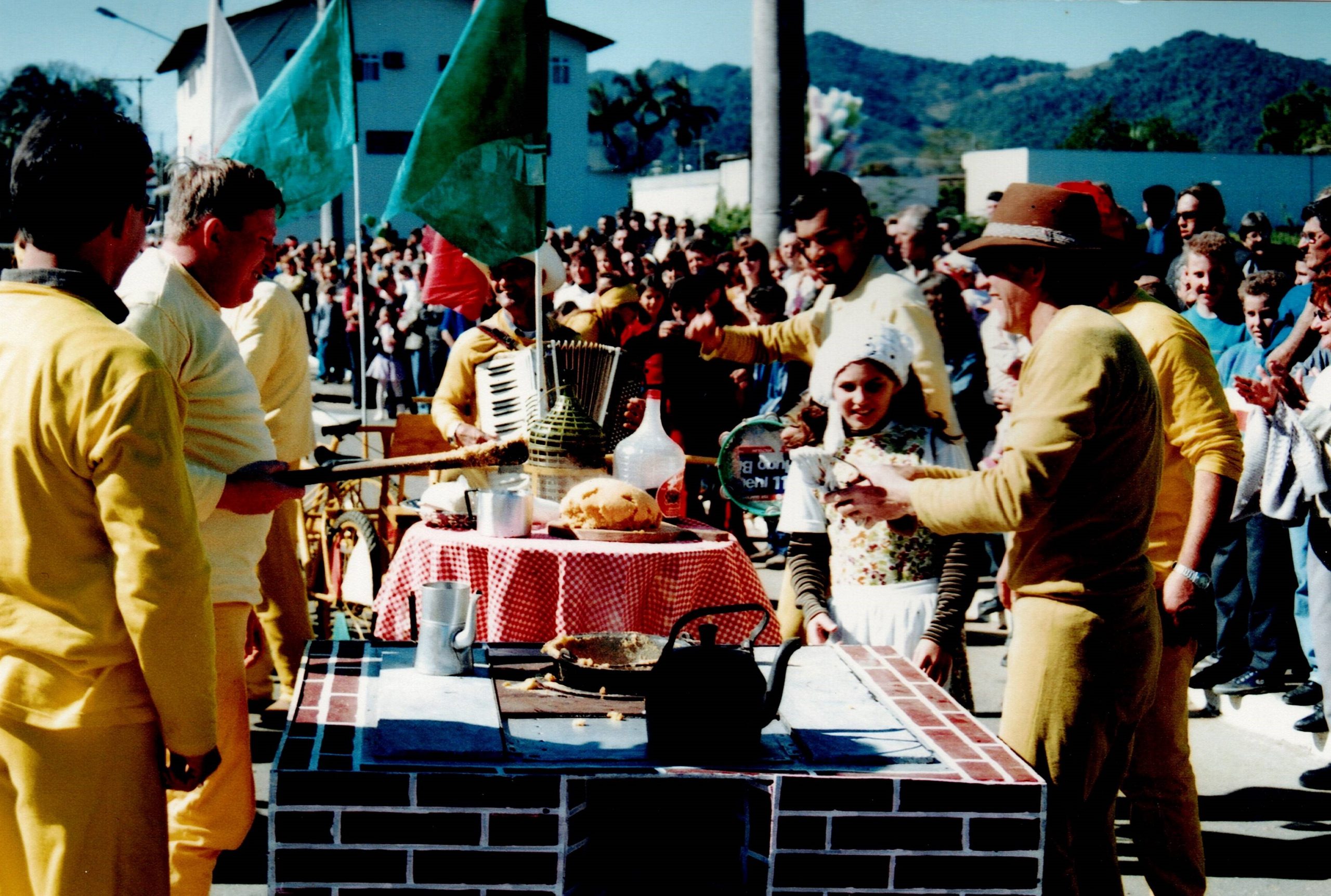 Sushi polenta bailão e atrações culturais veja programação da Per