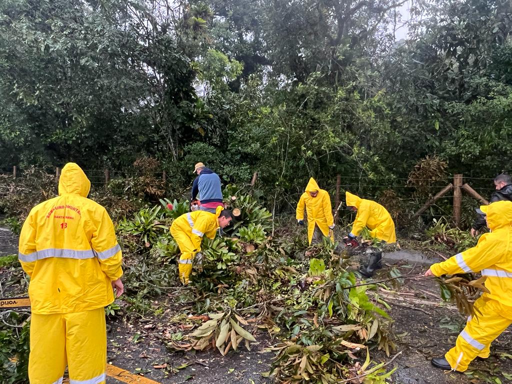 Cidades de SC tiveram ventos de até 111km h e chuvas de 256 mm