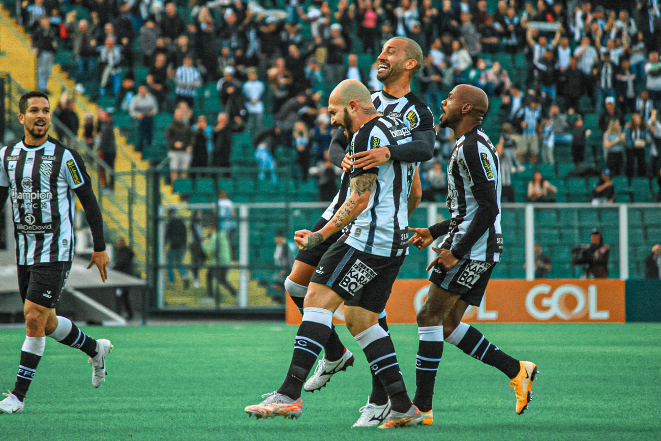 Figueirense Bate O Abc E Fecha Fase Da S Rie C Vit Ria