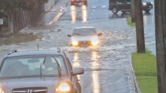 Ciclone Provoca Ventos De Km H Ondas De Metros E Risco De Ressaca