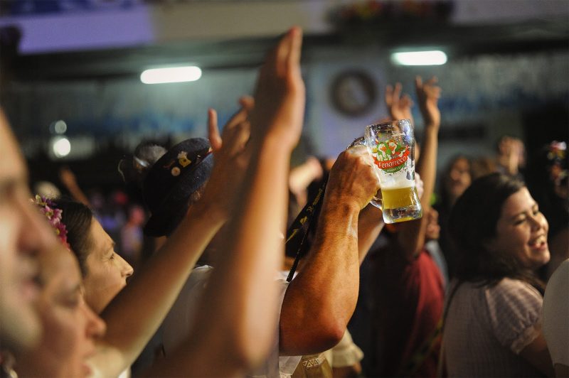 Preços shows chope comida e desfiles tudo o que você precisa saber