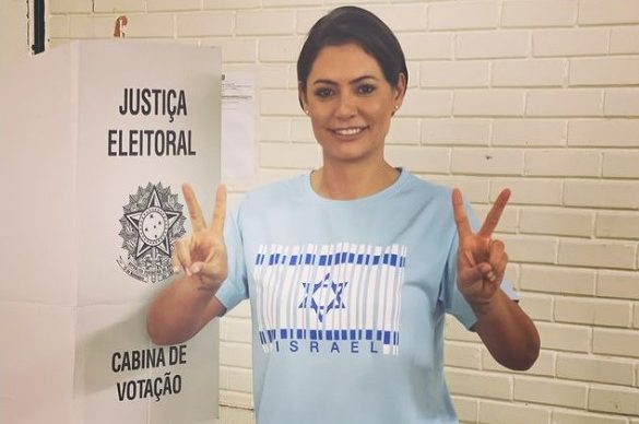 Michelle Bolsonaro Entra Em Pol Mica Religiosa Ao Divulgar V Deo