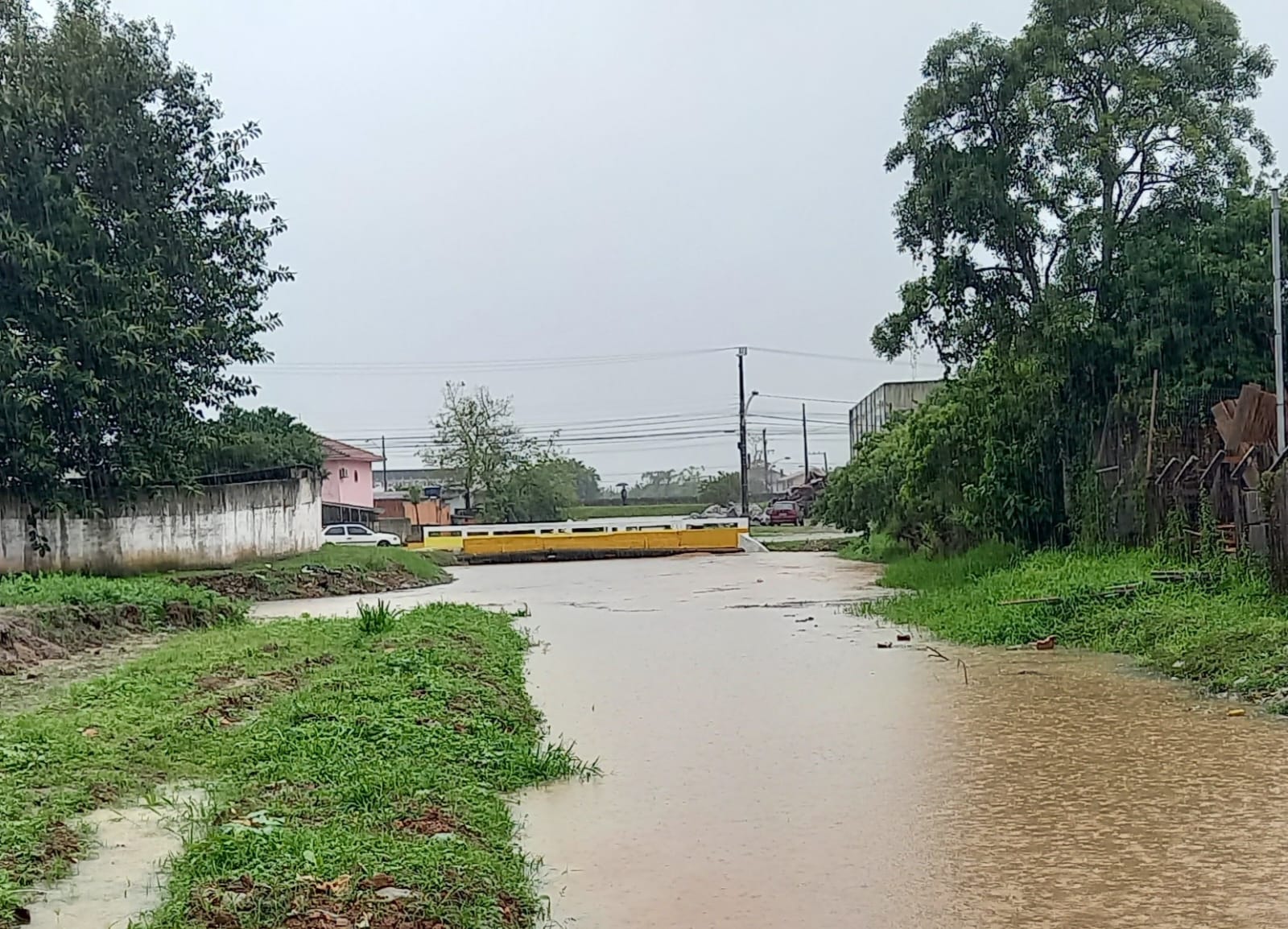 Cidades de SC contabilizam danos após chuvas volumosas no final de semana