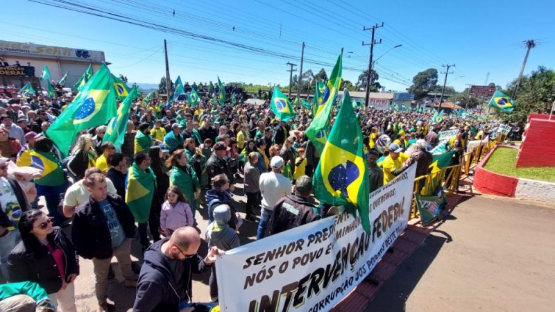 Manifestantes Fecham Sa Da Do Ex Rcito Em S O Miguel Do Oeste