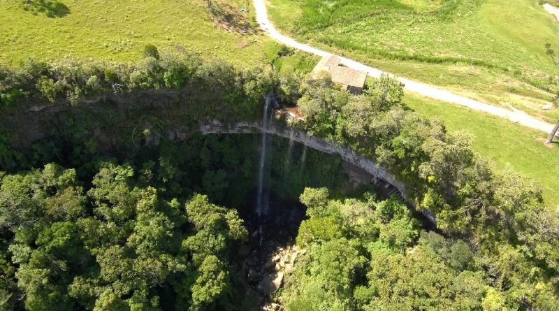 4 razões para conhecer a Gruta do Poço Certo em Alfredo Wagner