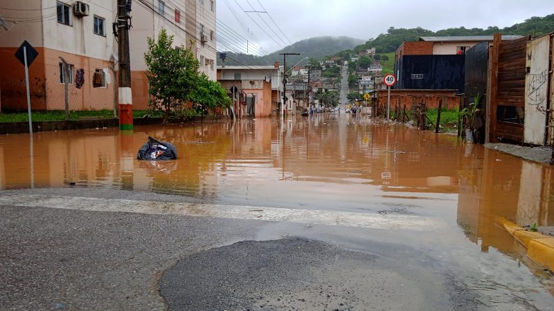 Defesa Civil Emite Aviso Para Chuva Forte Alto Risco De Alagamentos