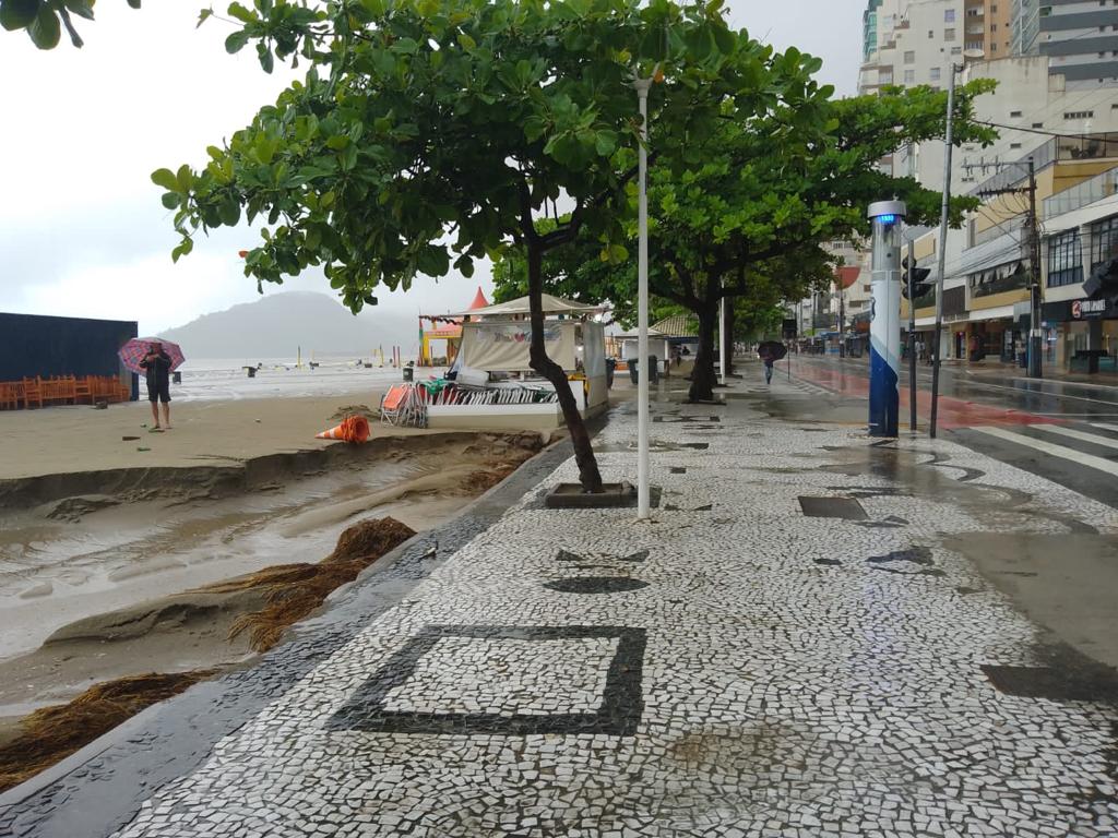 Imagens mostram dimensão dos estragos da chuva na Praia Central de