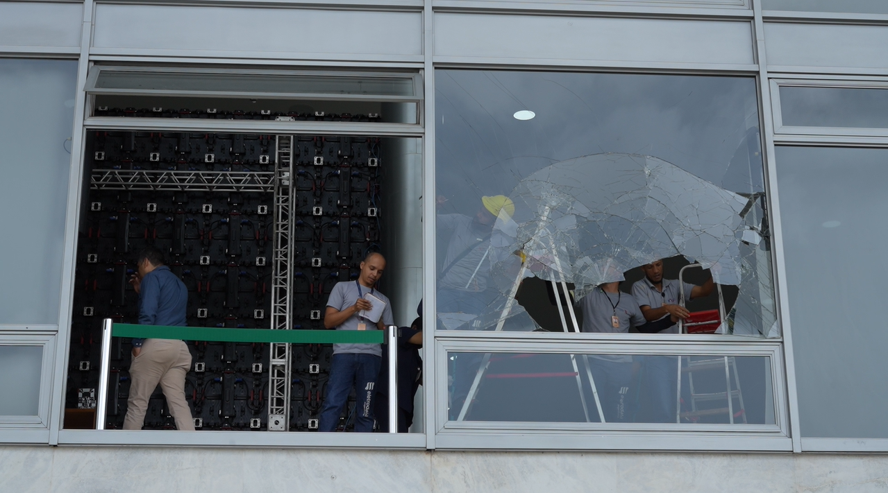 V Deos Veja Cen Rio De Destrui O Na C Mara Stf E Planalto Ap S Invas Es