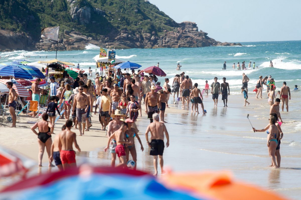 Ver O Florian Polis Usa Drones Nas Praias Para Flagrar Irregularidades