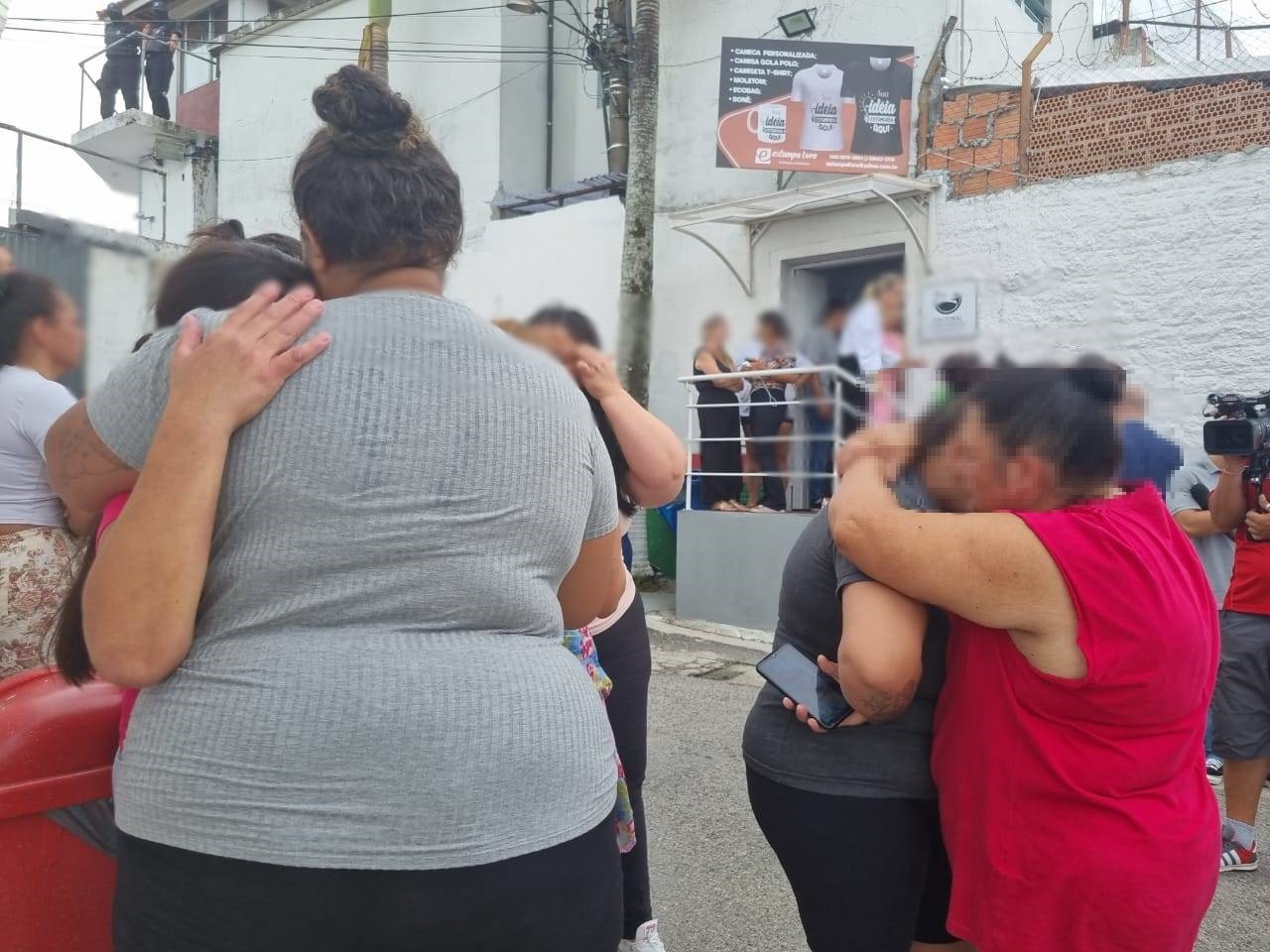 Vim correndo Parentes lidam desespero após incêndio em