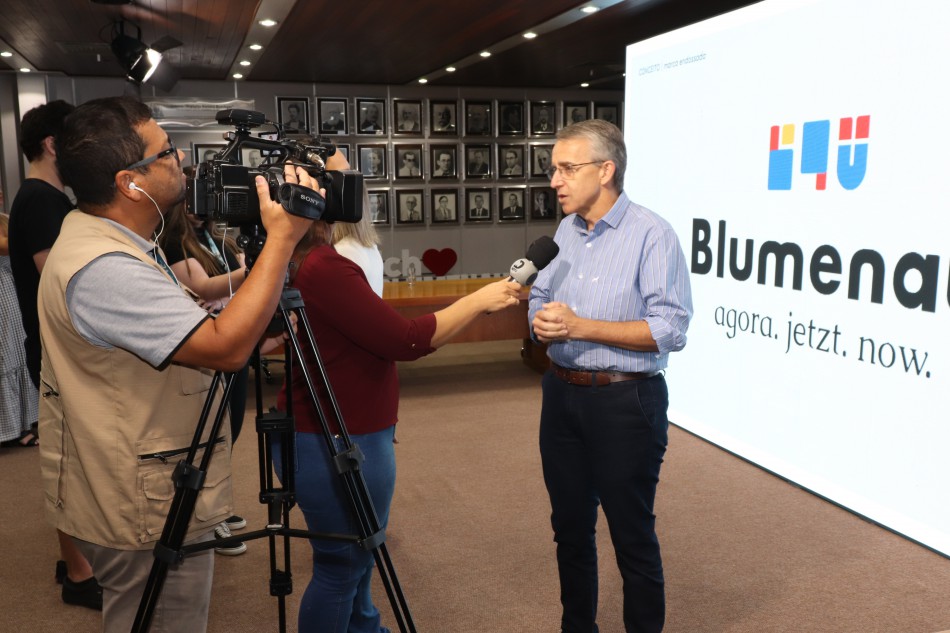 Prefeitura Apresenta Nova Identidade Visual Da Marca Blumenau