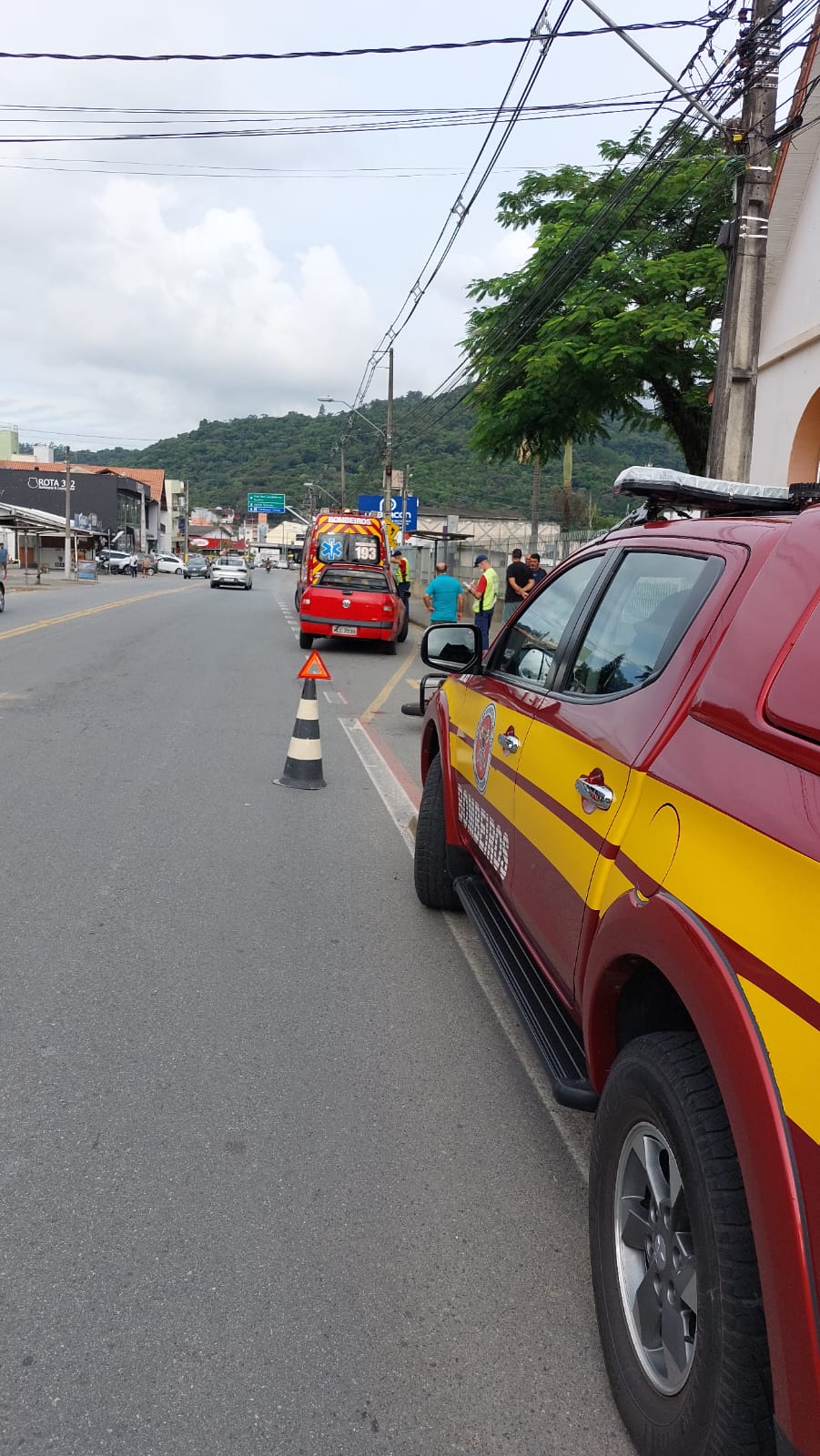 Homem Acaba Ferido Ap S Acidente De Tr Nsito Em Blumenau