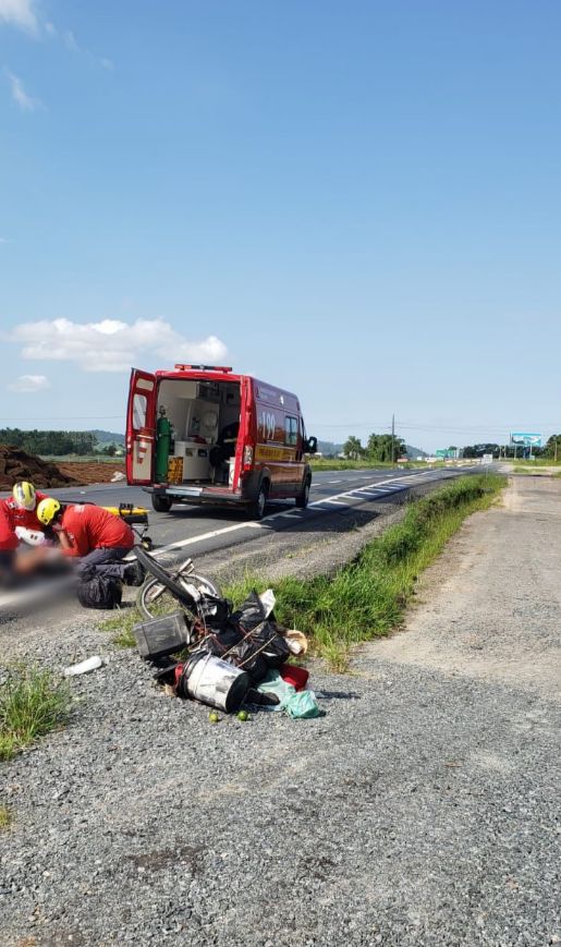 Ciclista Fica Gravemente Ferido Ap S Colidir Contra Caminhonete Em Ilhota