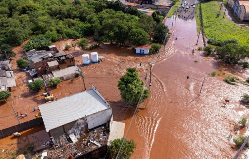 Bandeirante Pr Registra Forte Chuva E Barragem Transborda Assista V Deos