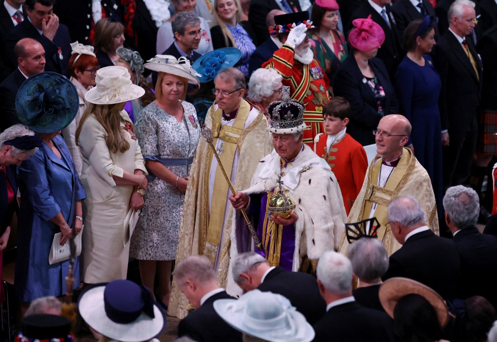 VÍDEO Rei Charles 3º é coroado na Abadia de Westminster em Londres