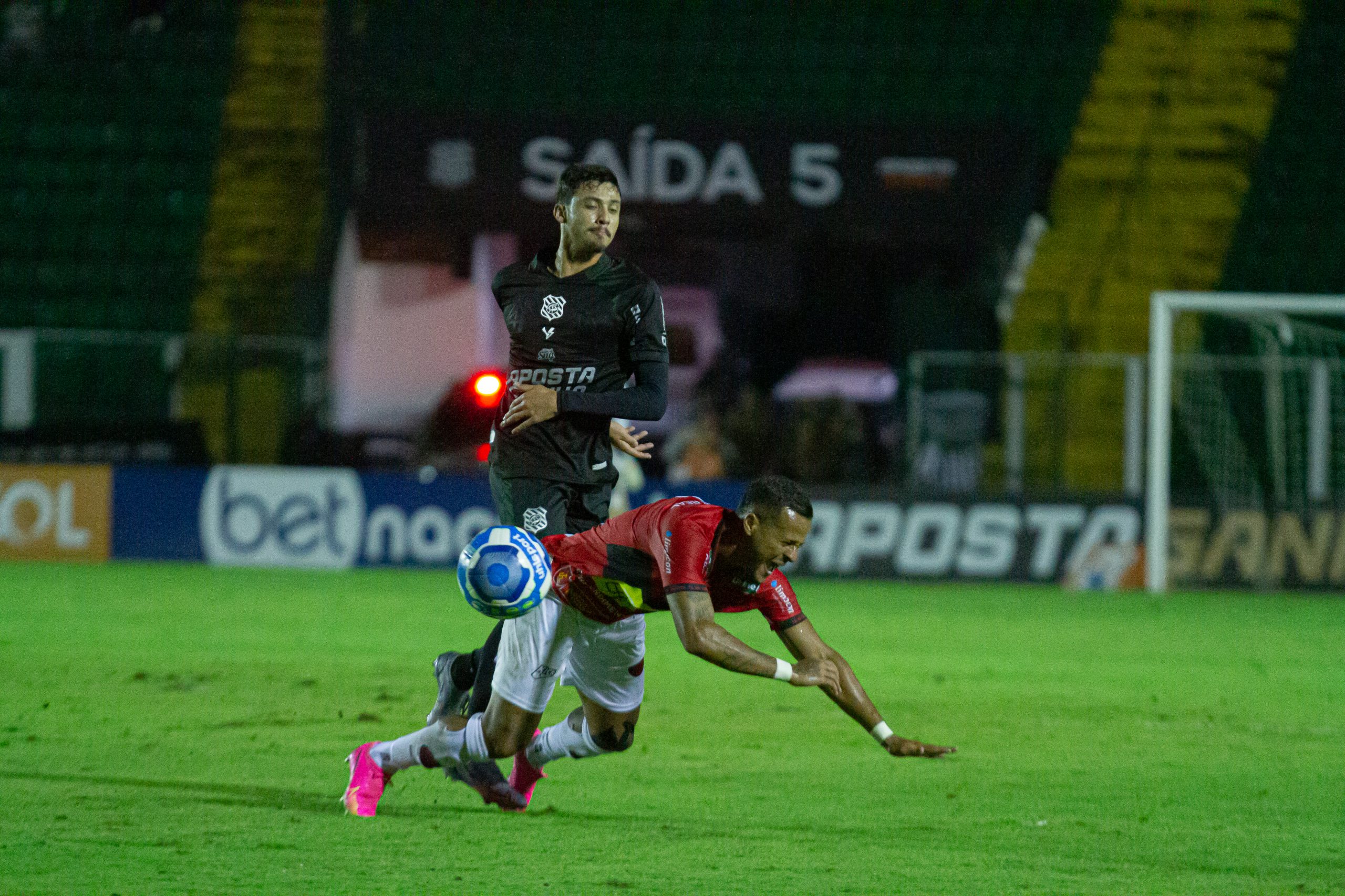 Imagem Sugere Bola Fora Em Gol De Empate Do Pouso Alegre Diante Do