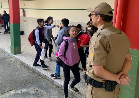 Escolas De Sc Come Am A Receber Policiais Da Reserva Dias Ap S