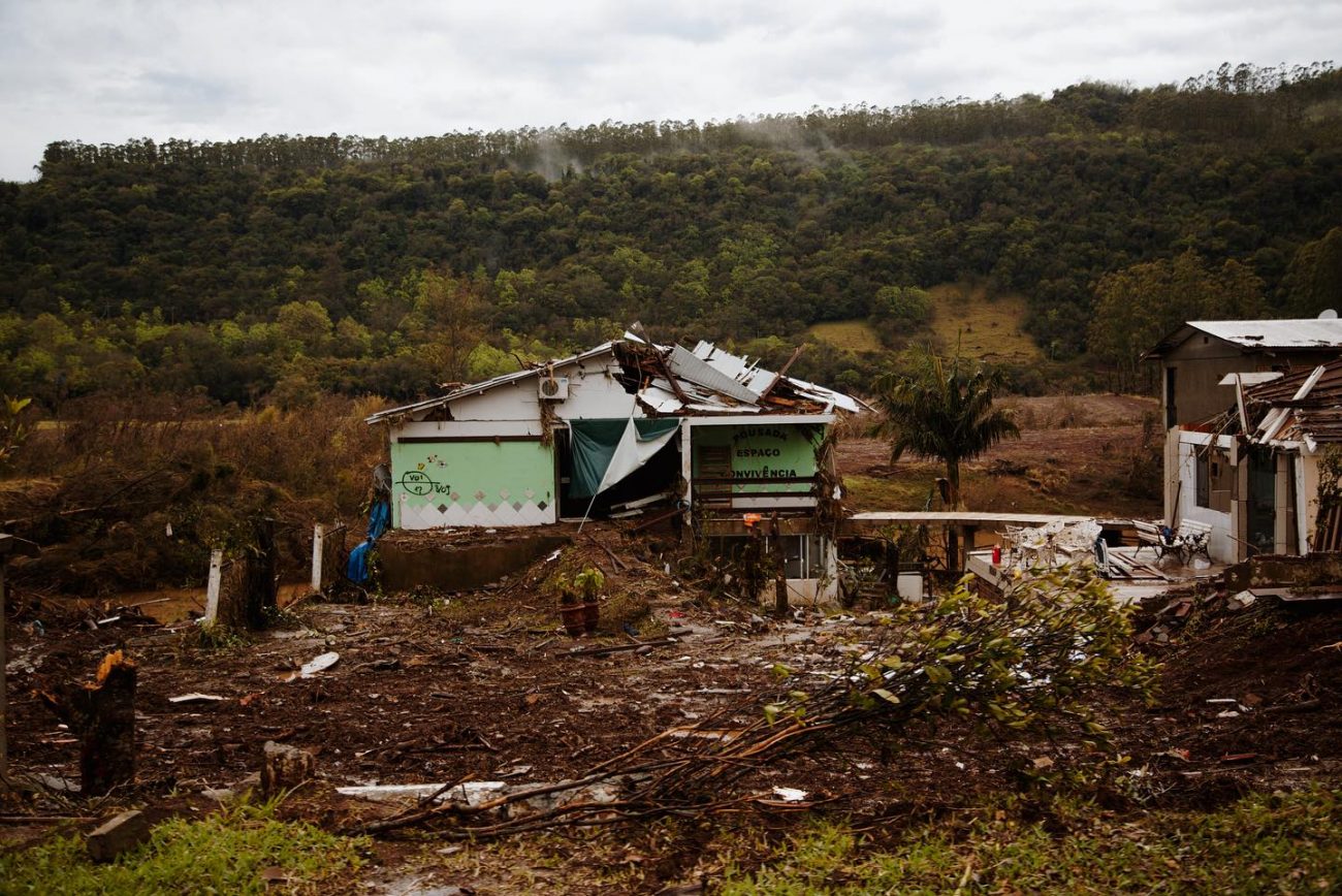 Ciclone no RS sobe para 43 o número de mortos mais de 15 mil pessoas