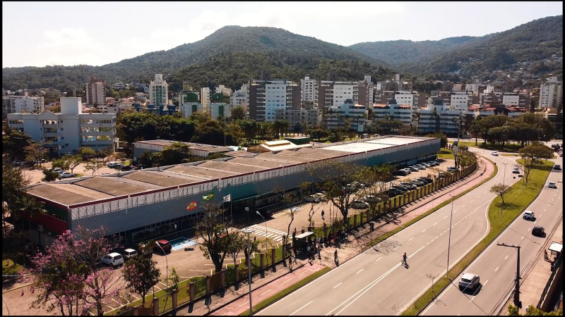 Conhe A A Avenida Madre Benvenuta Via Que Tem De Tudo De Um Pouco No