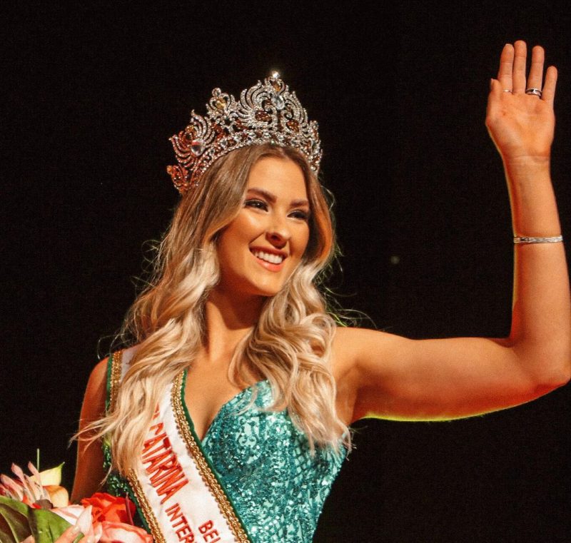 Atleta De Handebol De Conc Rdia Participa De Concurso De Miss Veja Fotos