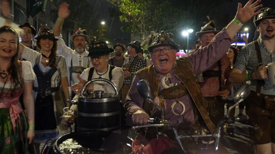 Fotos Ap S Chuvas Oktoberfest Blumenau Retorna Seu Primeiro