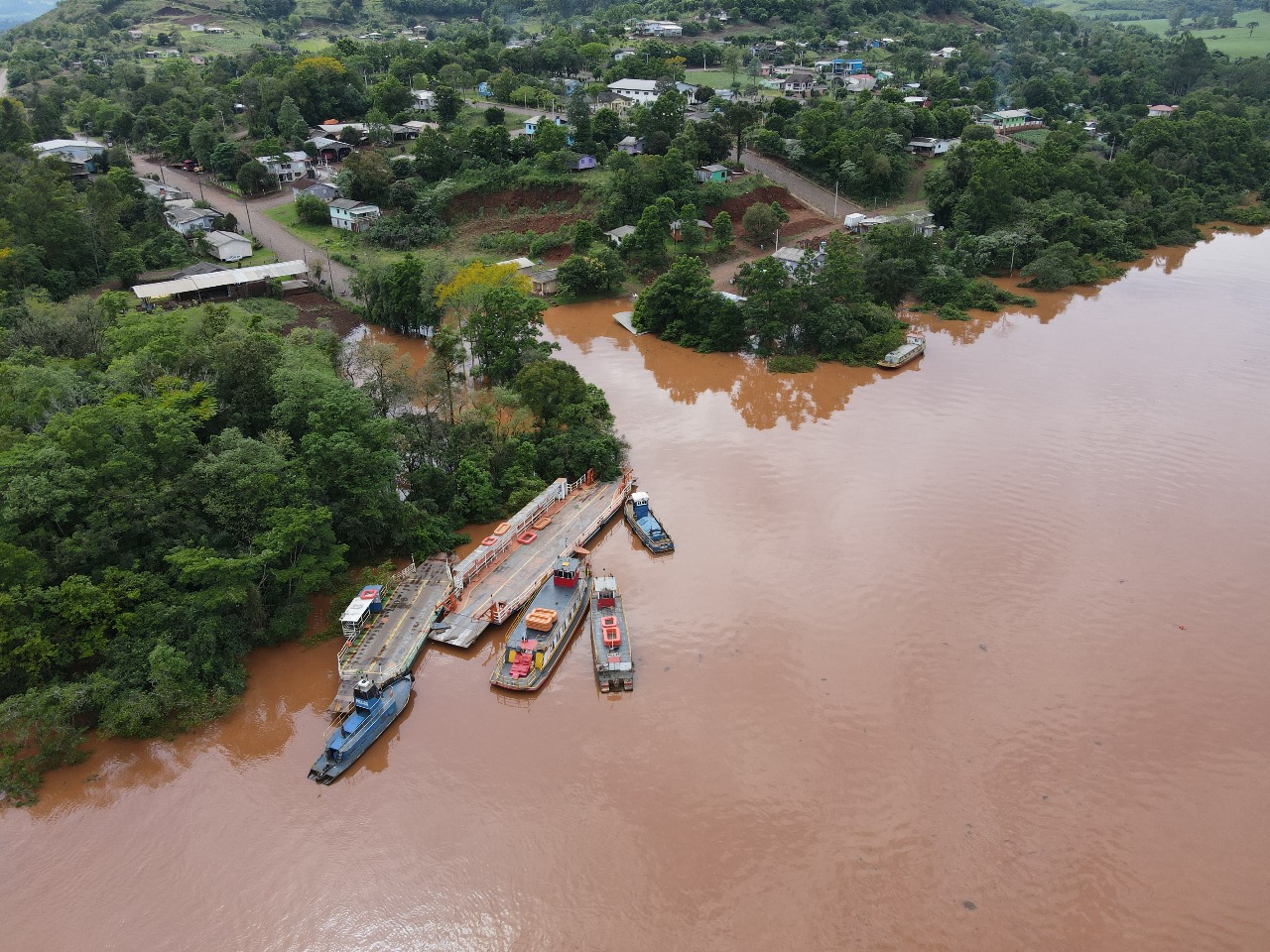 Travessia da balsa em Itapiranga é retomada