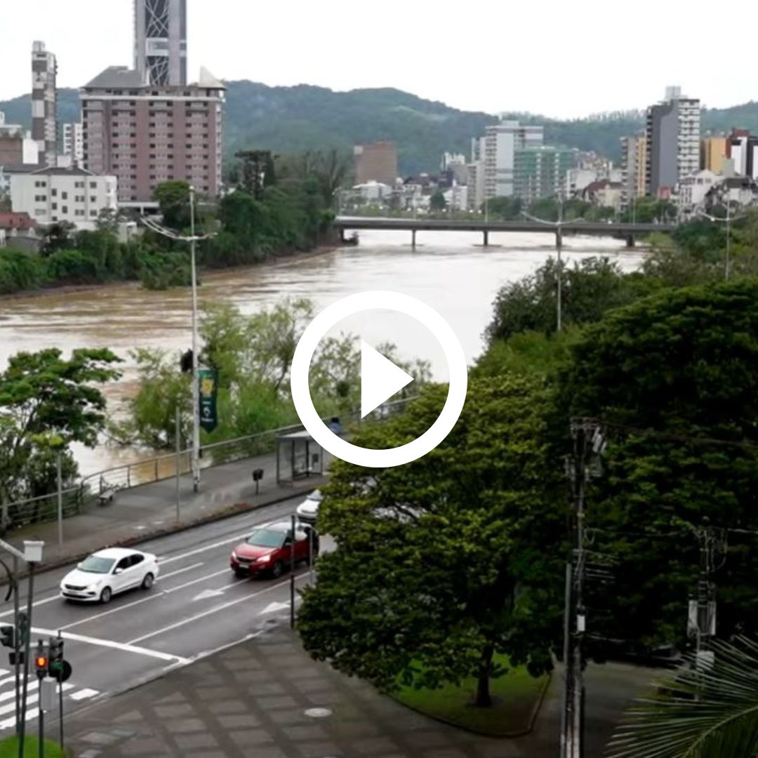 Pico Do N Vel Do Rio Itaja A U Em Blumenau Atinge Metros E Come A