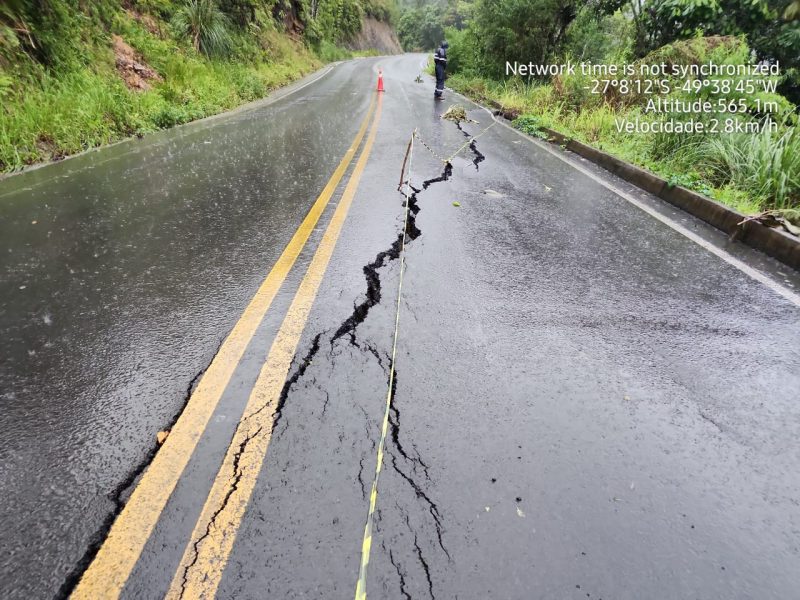 SC segue 10 rodovias totalmente interditadas após impactos das