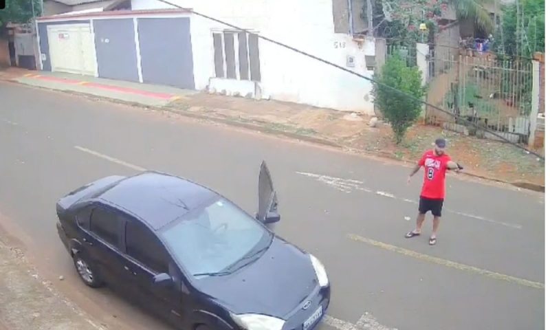 Manga causa discórdia entre vizinhos e acaba um deles baleado