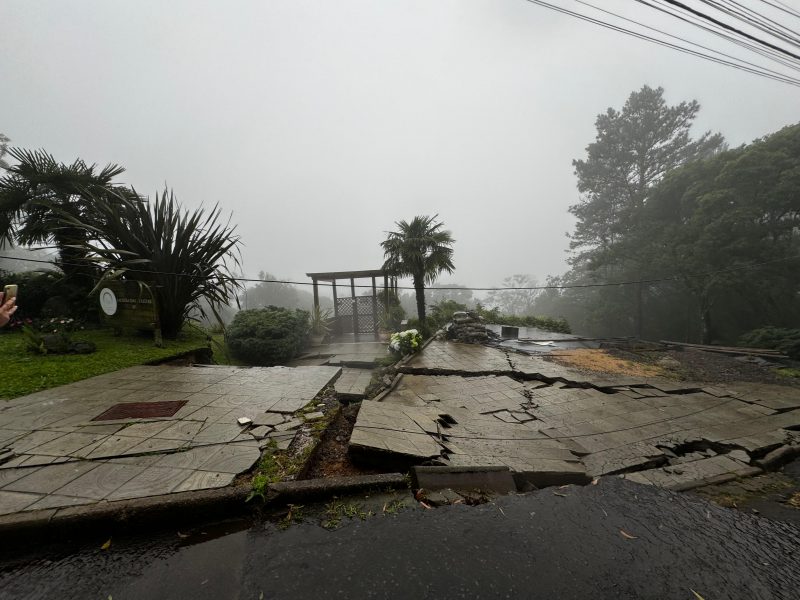 Gramado em ruínas vídeo mostra destruição de prédio que desabou após