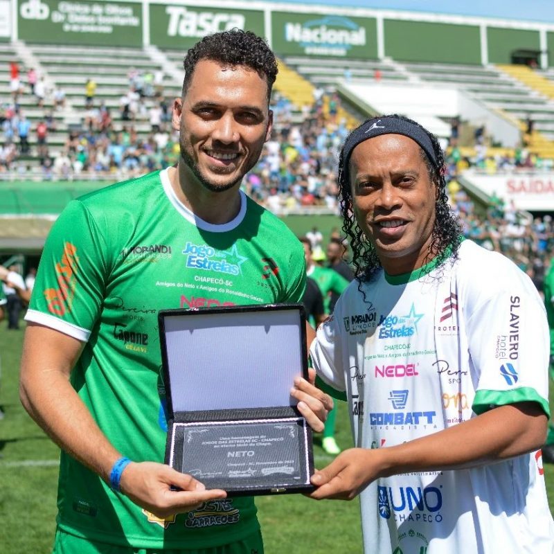 Ronaldinho Gaúcho posta TBT de Santa Catarina FOTOS